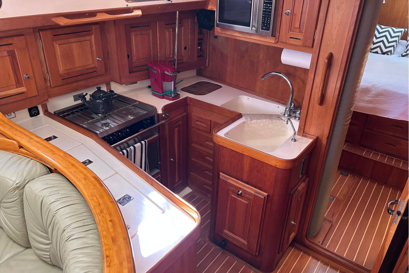 A photo of this 2003 Tartan 4400 LS