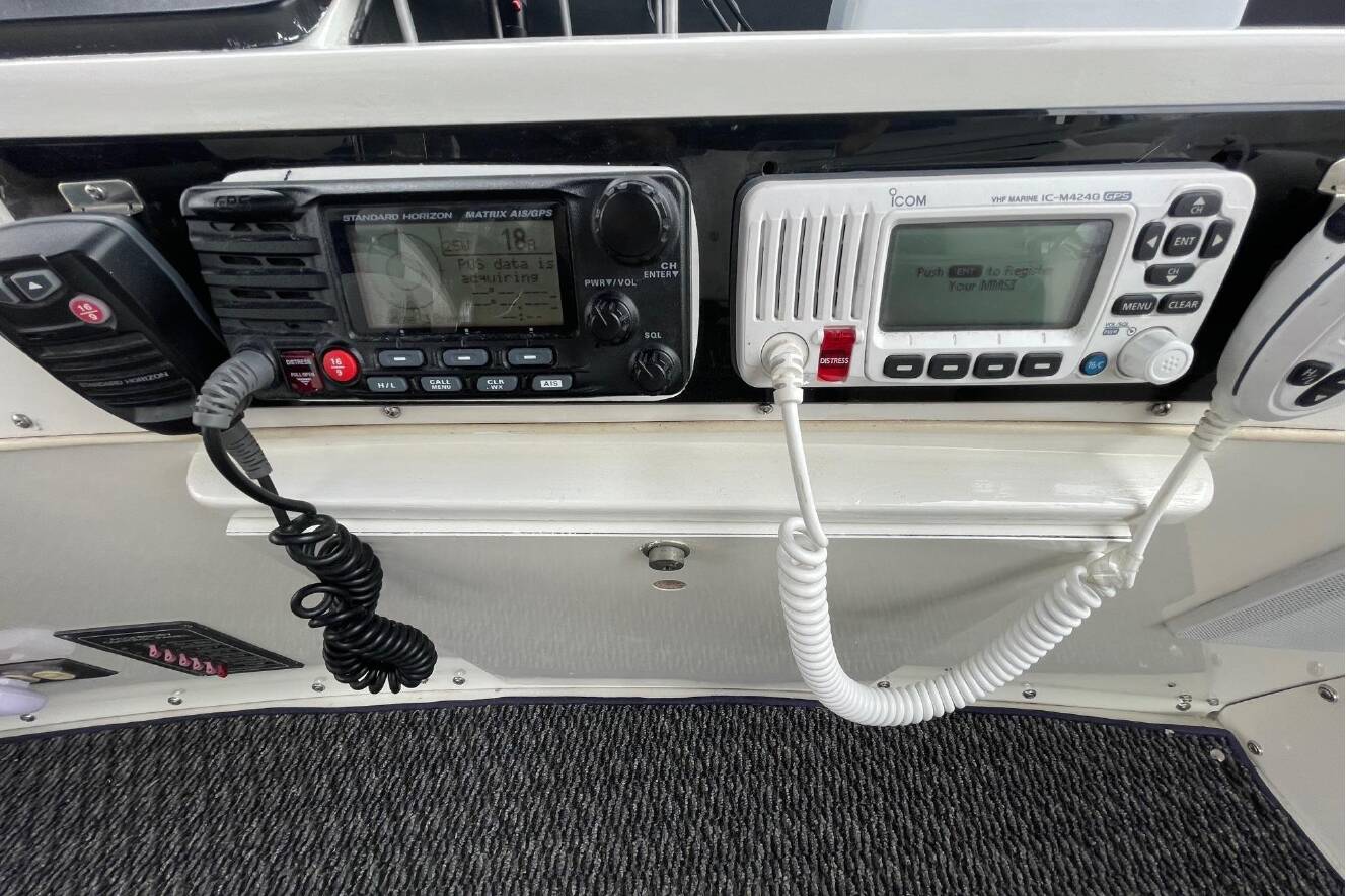 A photo of this 1975 Uniflite Sport Fisher 42