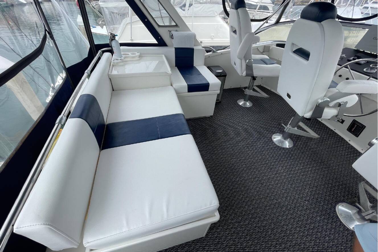 A photo of this 1975 Uniflite Sport Fisher 42