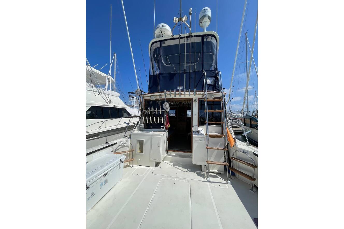 A photo of this 1975 Uniflite Sport Fisher 42