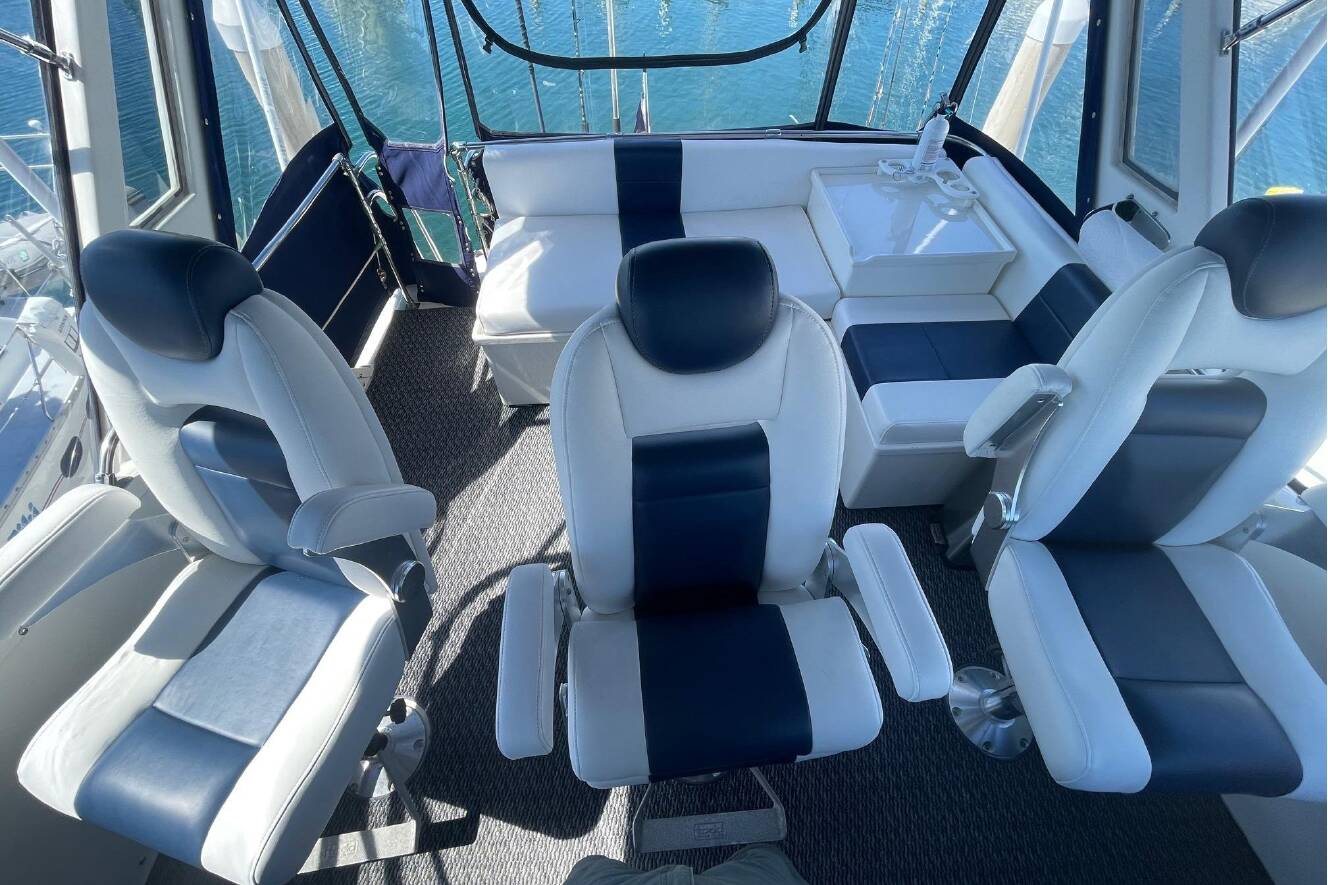 A photo of this 1975 Uniflite Sport Fisher 42