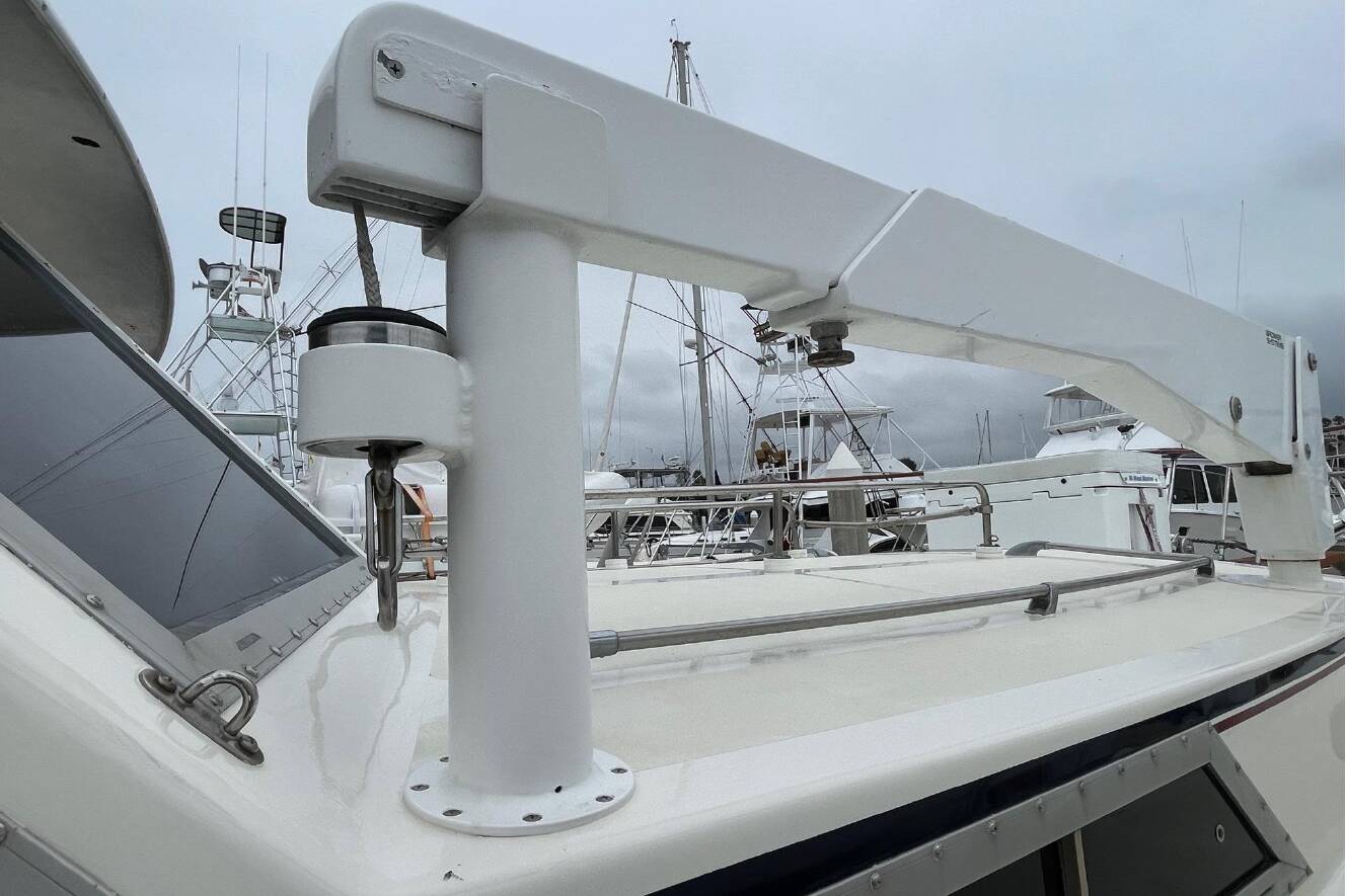 A photo of this 1975 Uniflite Sport Fisher 42