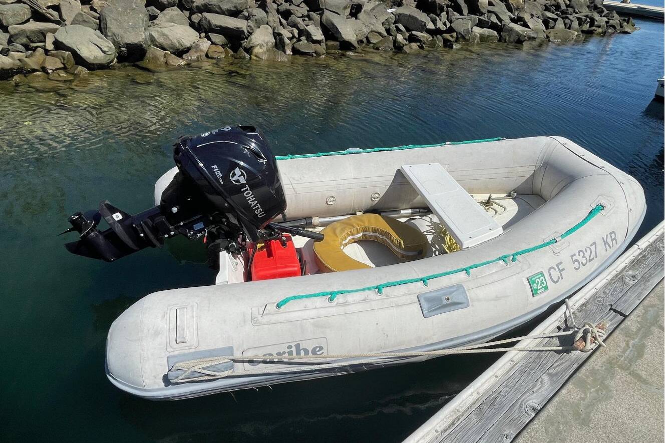 A photo of this 1975 Uniflite Sport Fisher 42