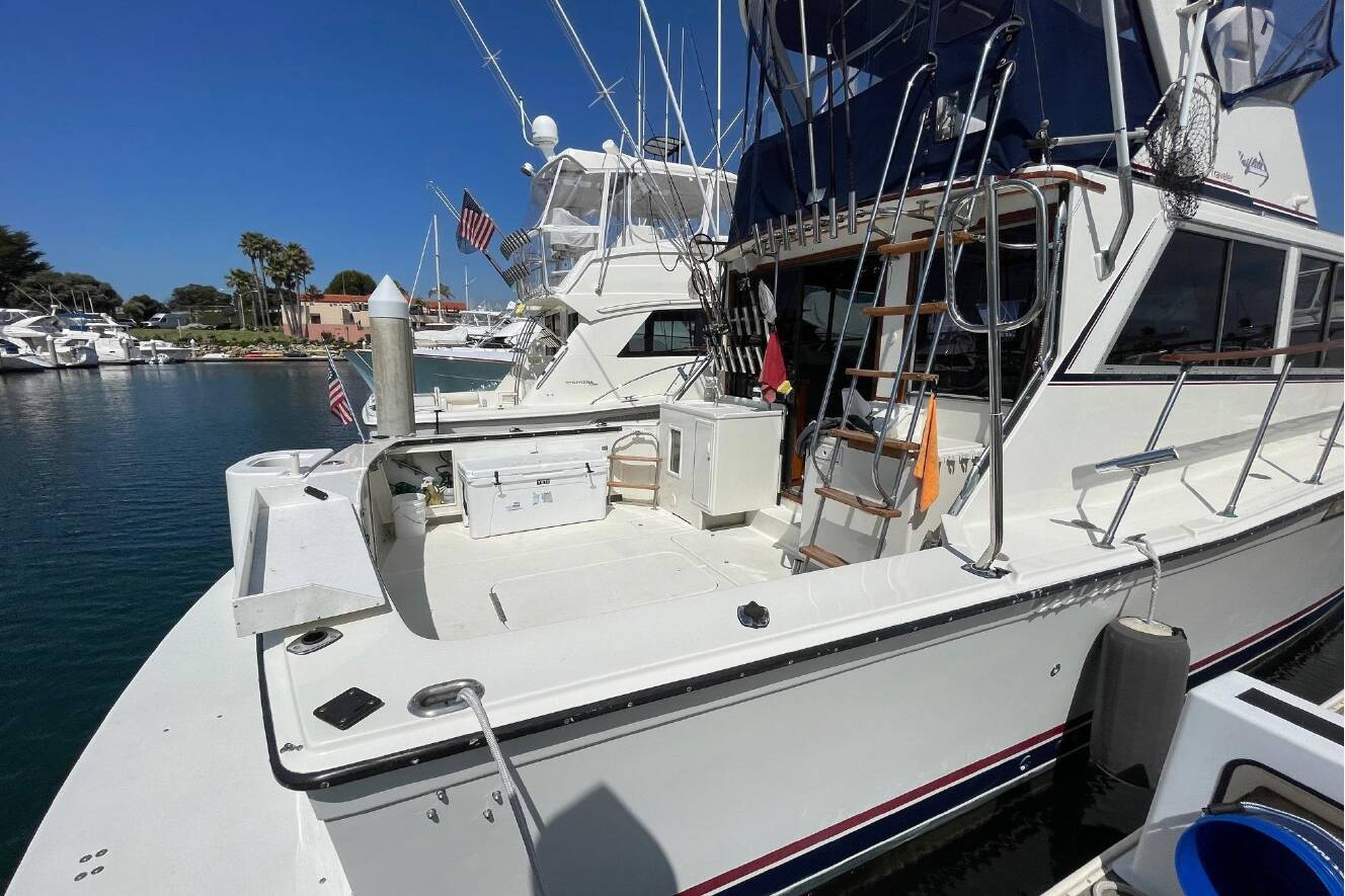 A photo of this 1975 Uniflite Sport Fisher 42