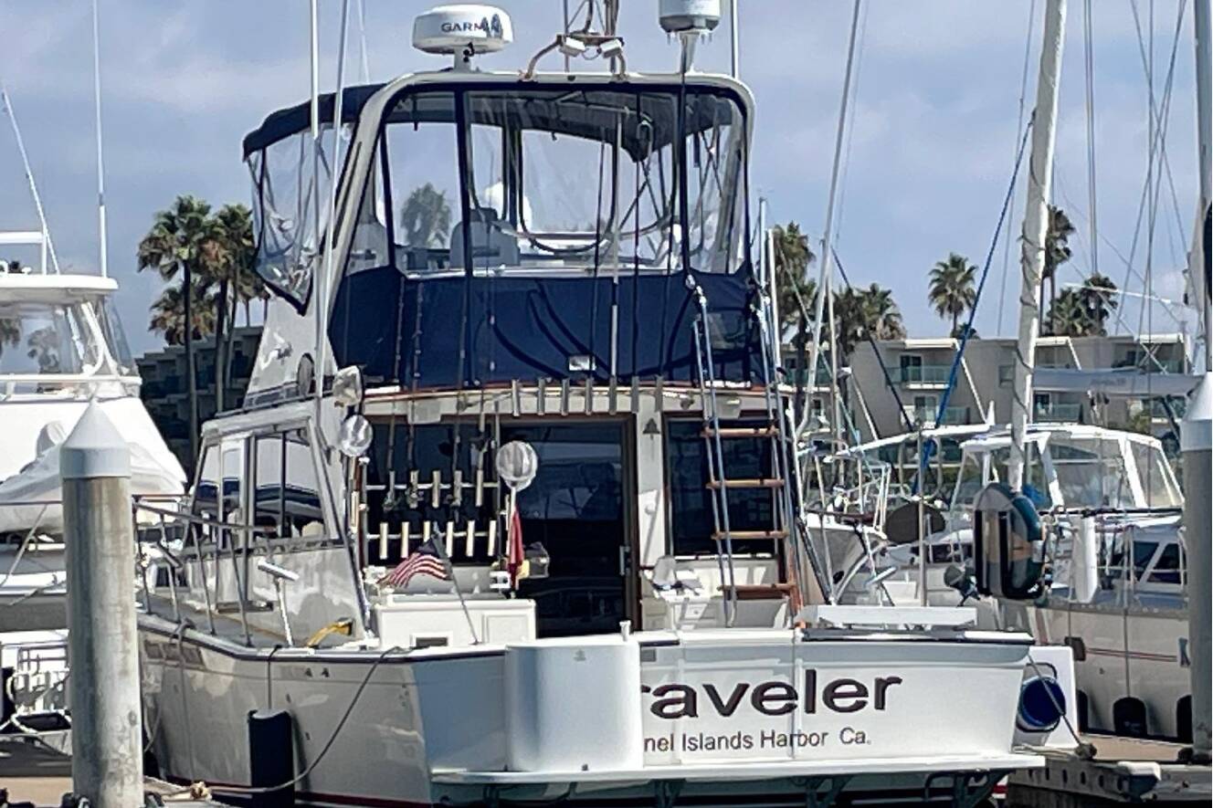 A photo of this 1975 Uniflite Sport Fisher 42