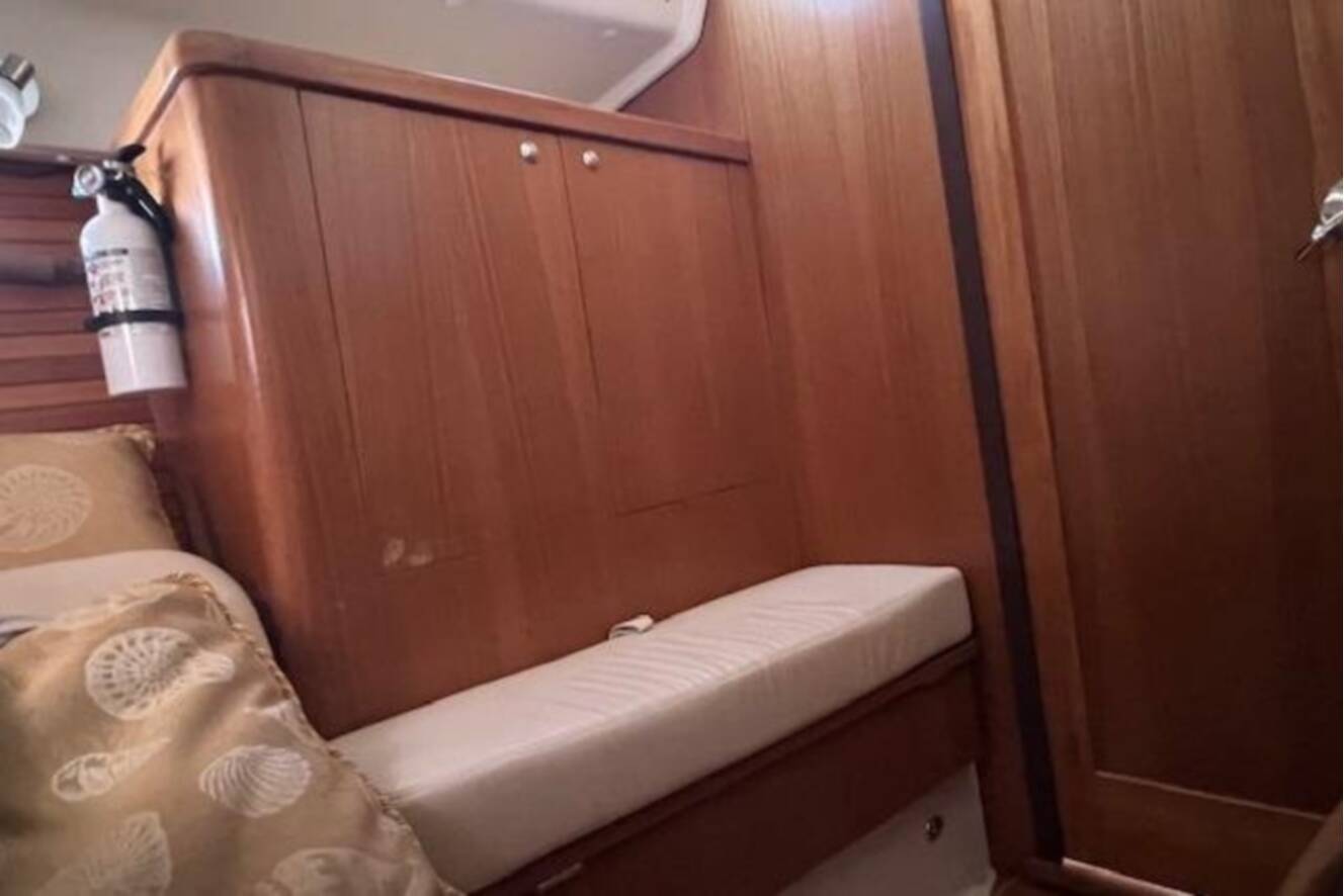 A photo of this 2016 Catalina 385