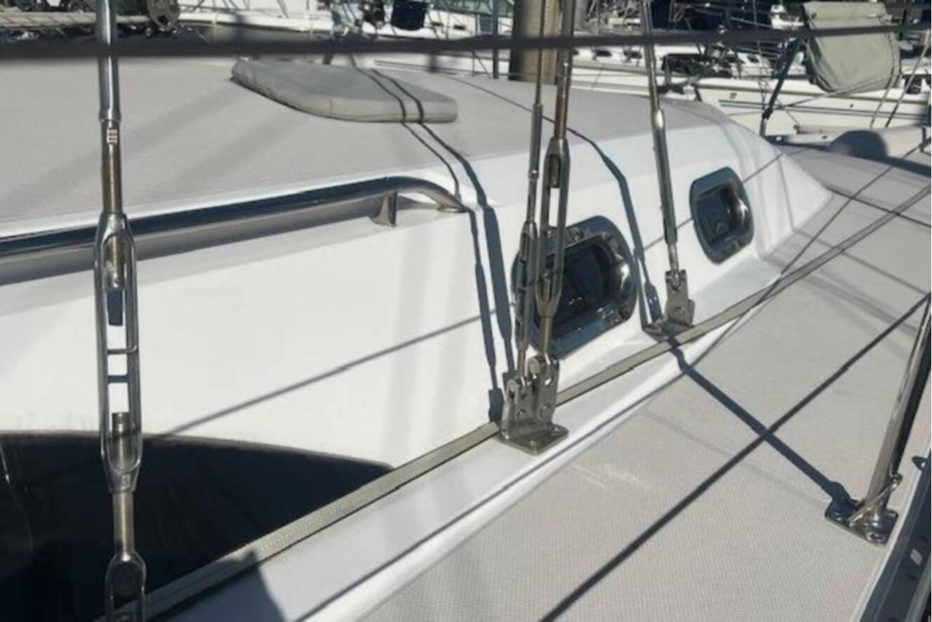 A photo of this 2016 Catalina 385