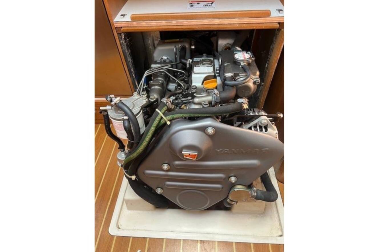 A photo of this 2016 Catalina 385