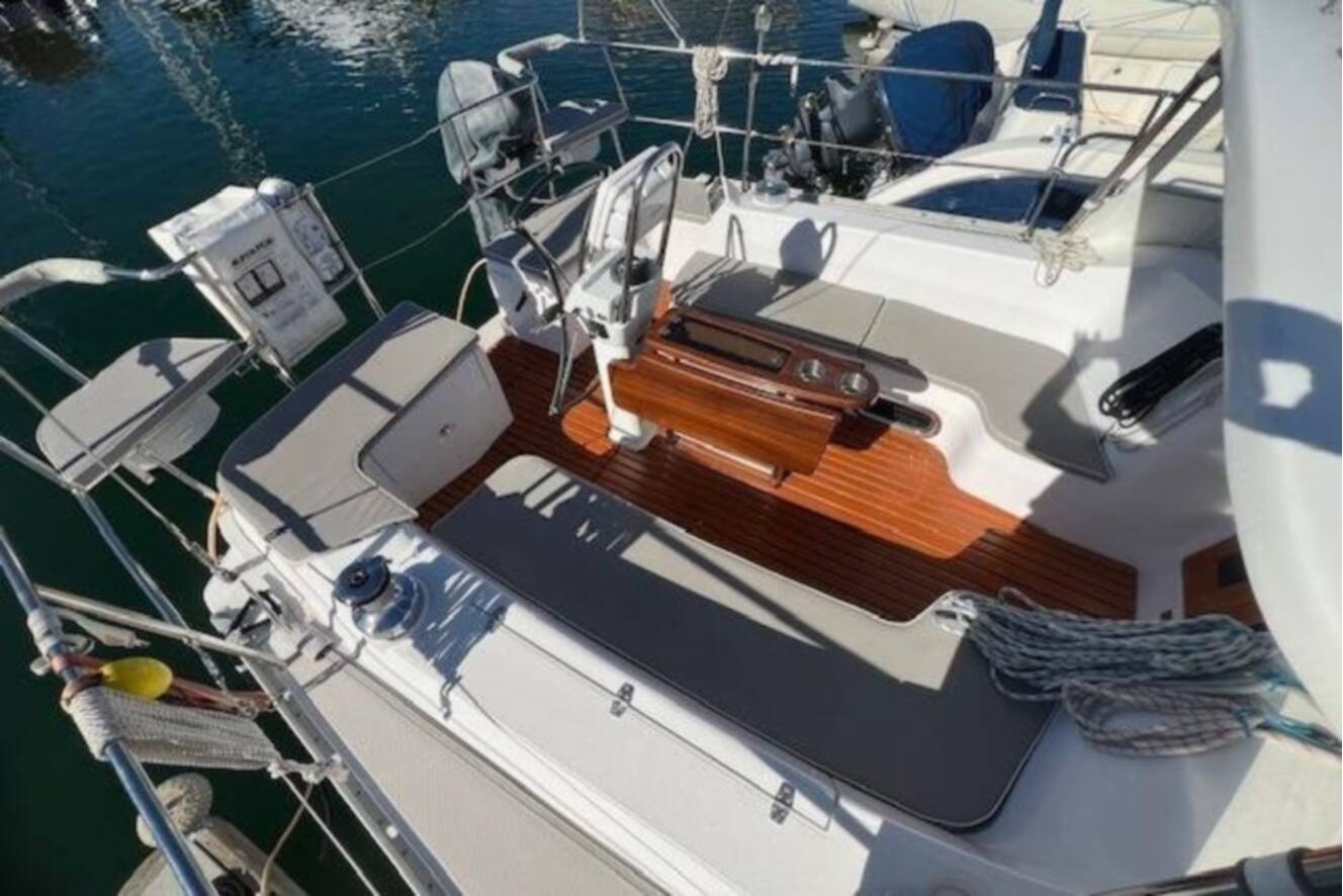 A photo of this 2016 Catalina 385