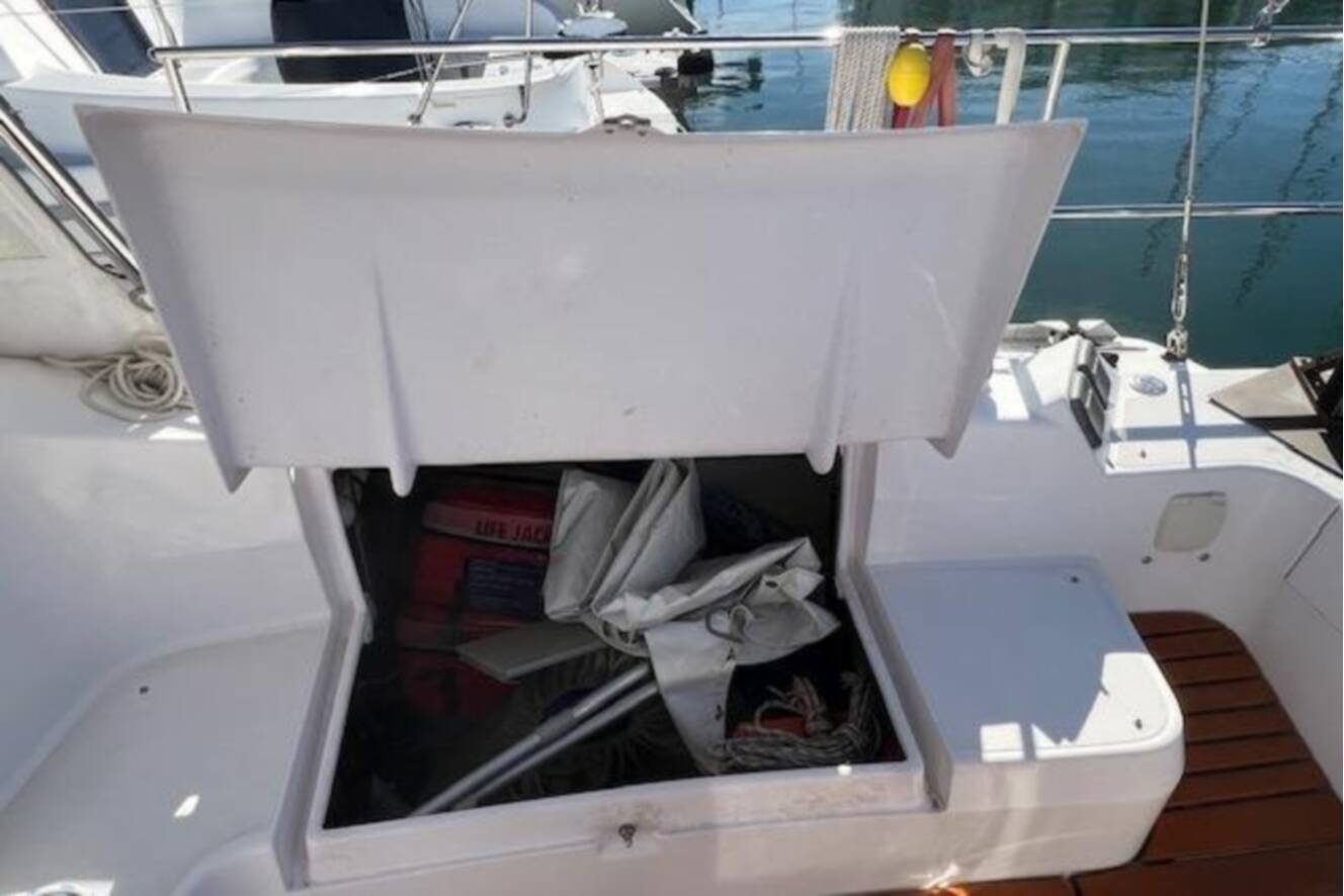 A photo of this 2016 Catalina 385