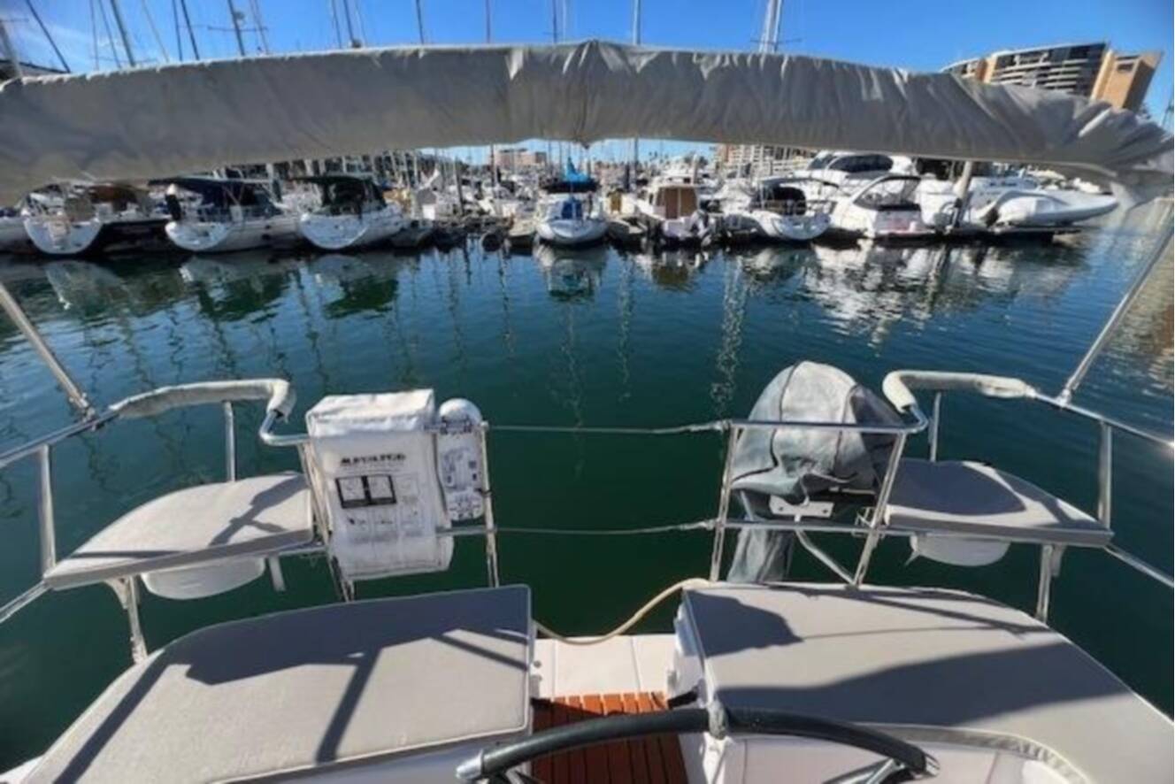 A photo of this 2016 Catalina 385
