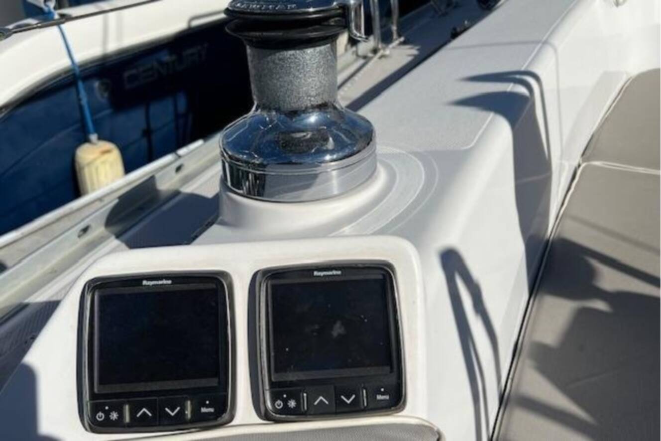 A photo of this 2016 Catalina 385