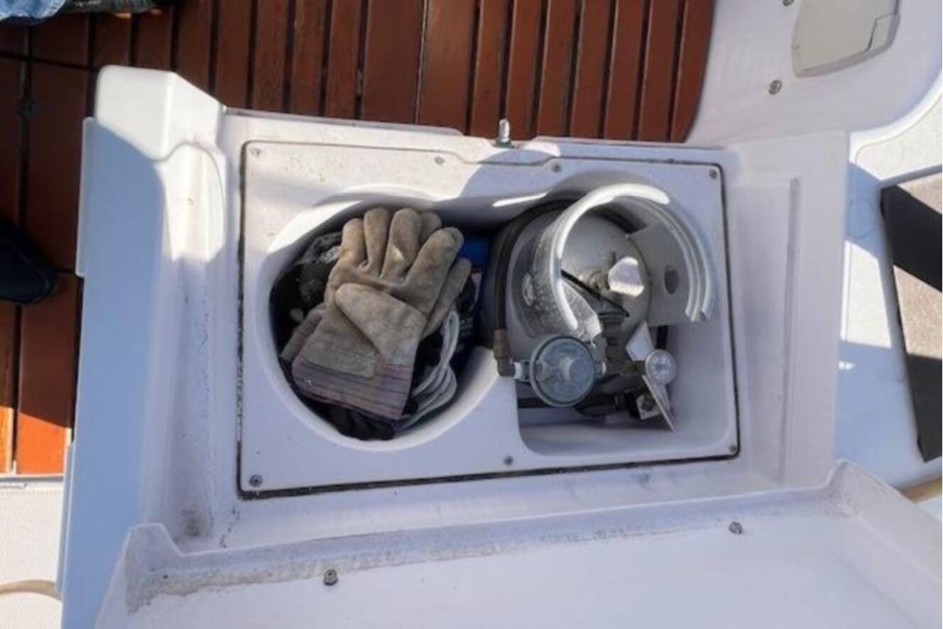 A photo of this 2016 Catalina 385