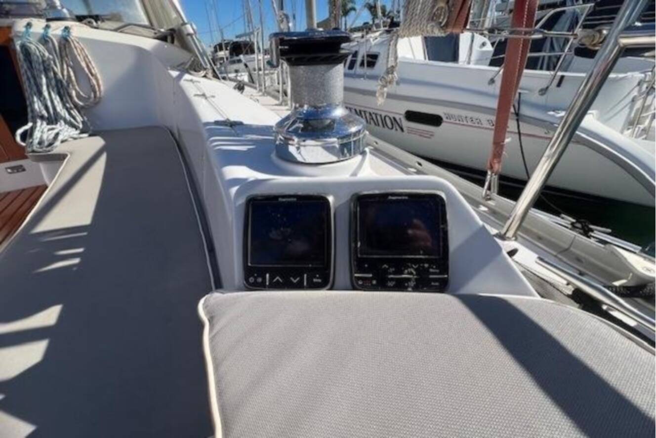 A photo of this 2016 Catalina 385