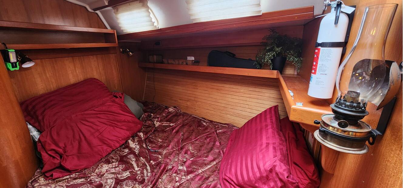 A photo of this 1995 Catalina 42 MkII