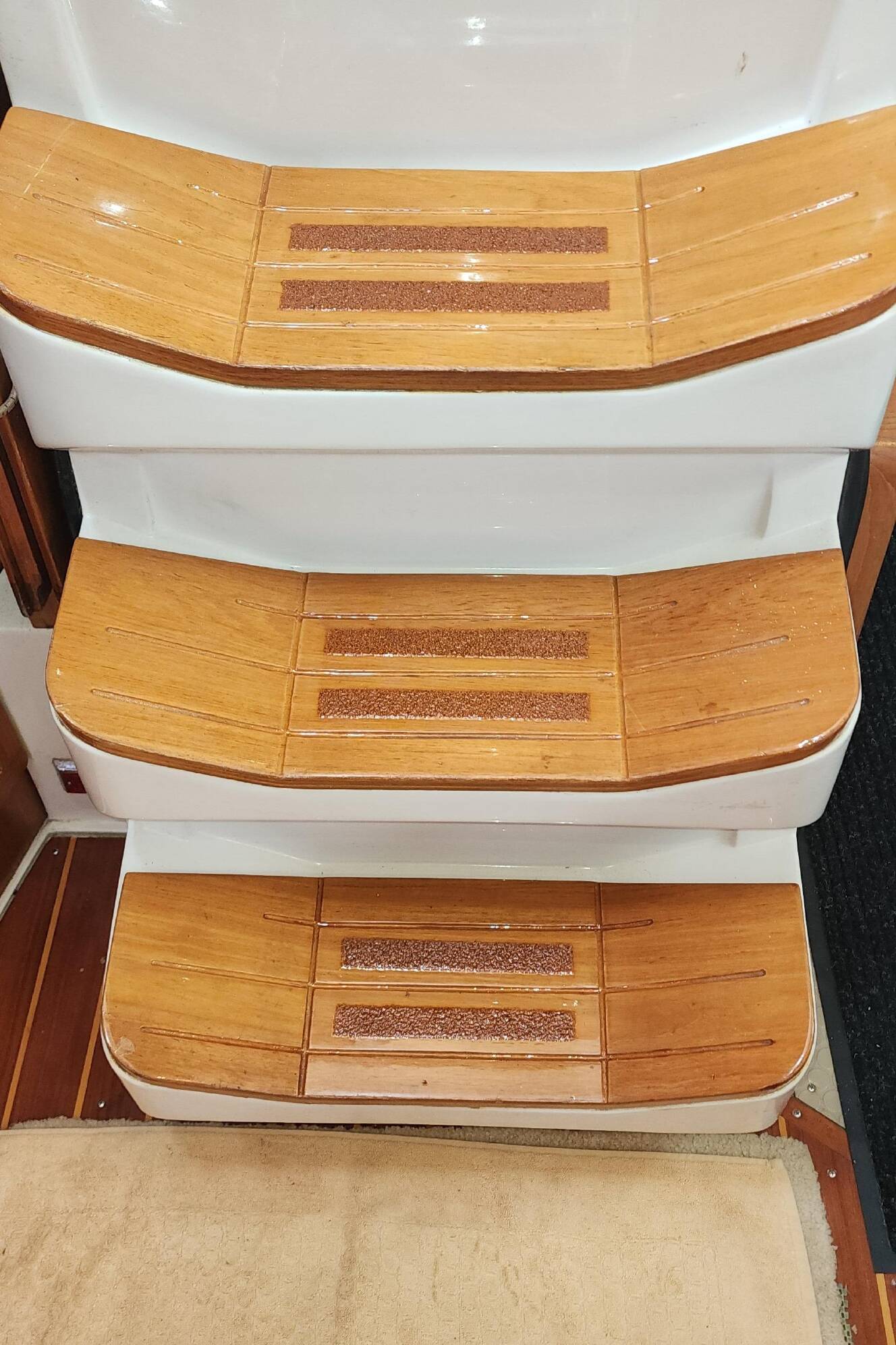 A photo of this 1995 Catalina 42 MkII