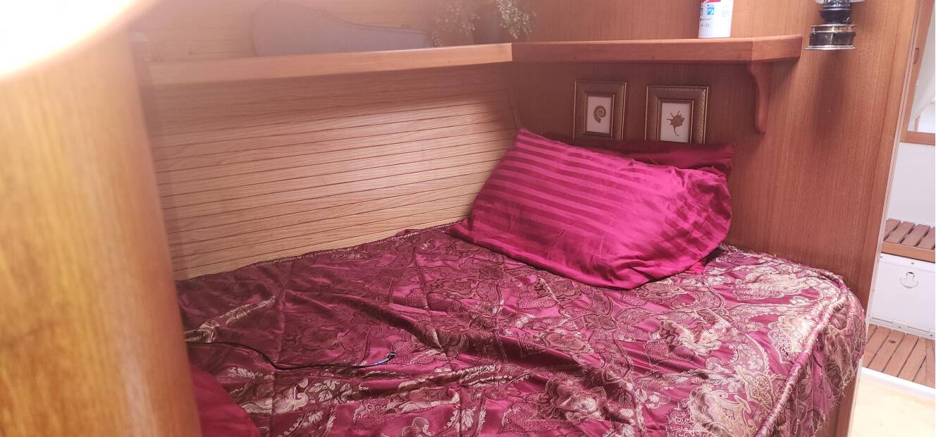 A photo of this 1995 Catalina 42 MkII