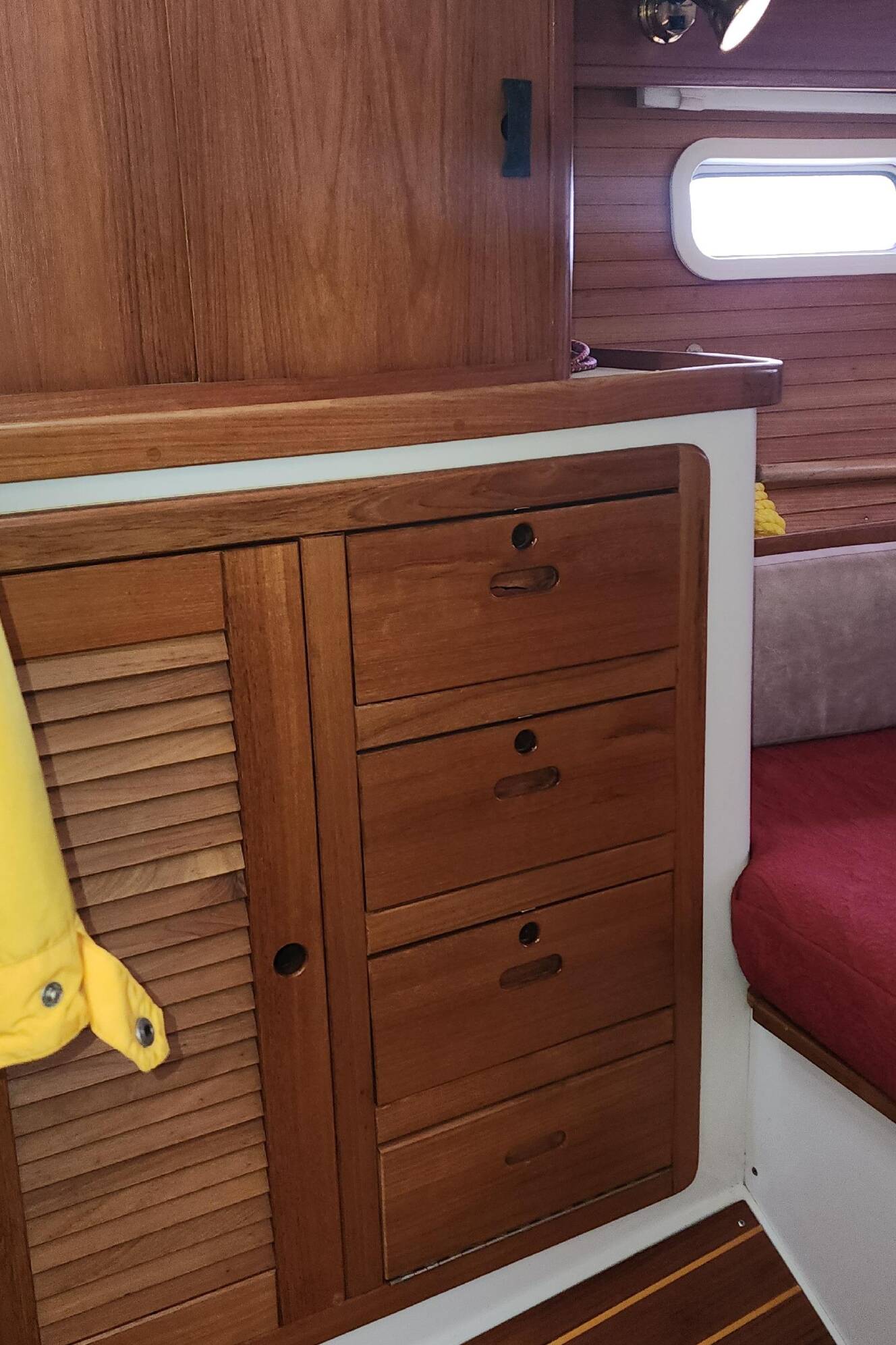 A photo of this 1995 Catalina 42 MkII
