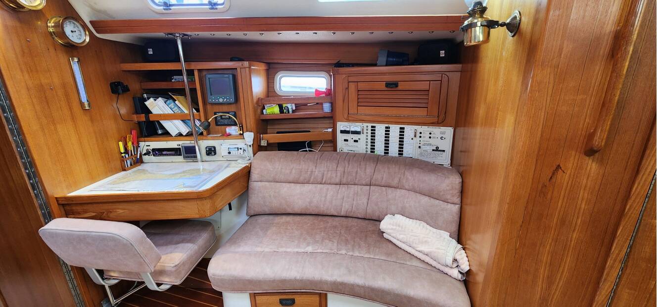 A photo of this 1995 Catalina 42 MkII