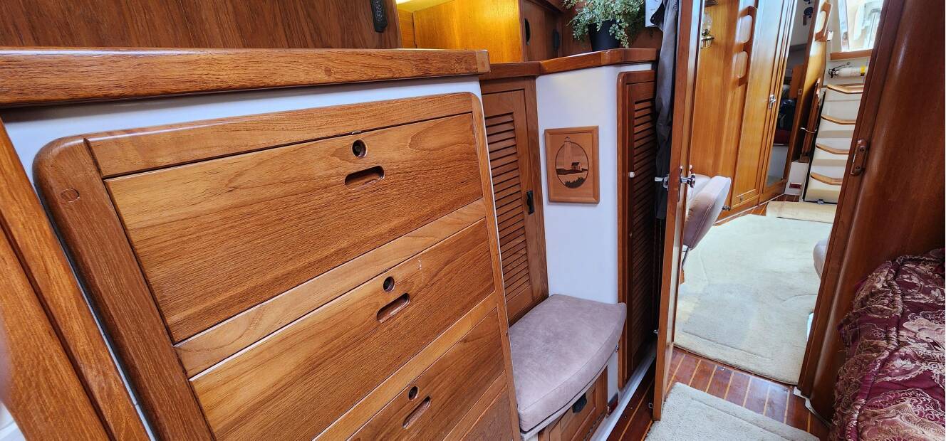 A photo of this 1995 Catalina 42 MkII