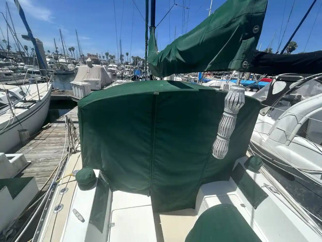 A photo of this 1985 Catalina 30