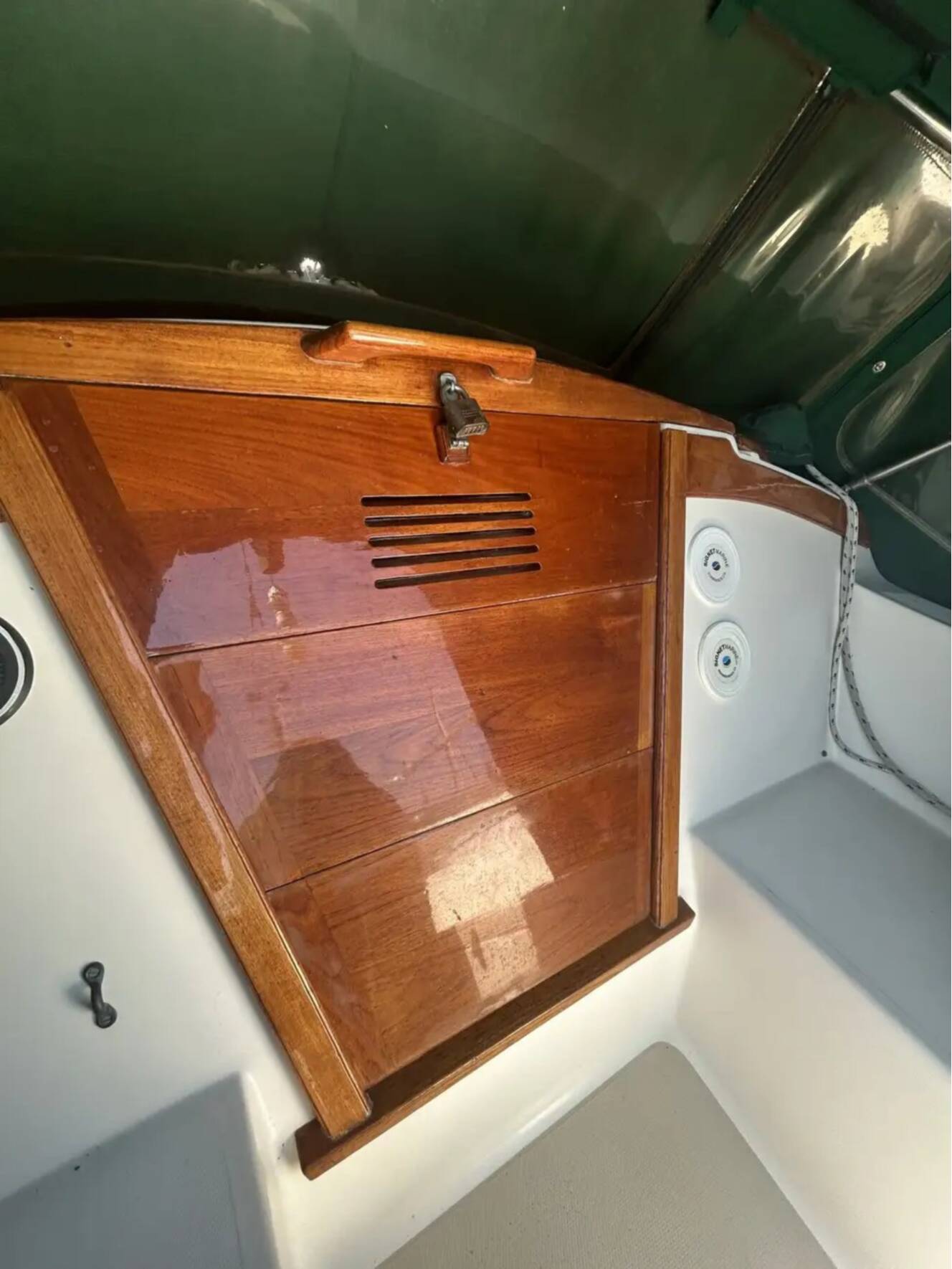 A photo of this 1985 Catalina 30