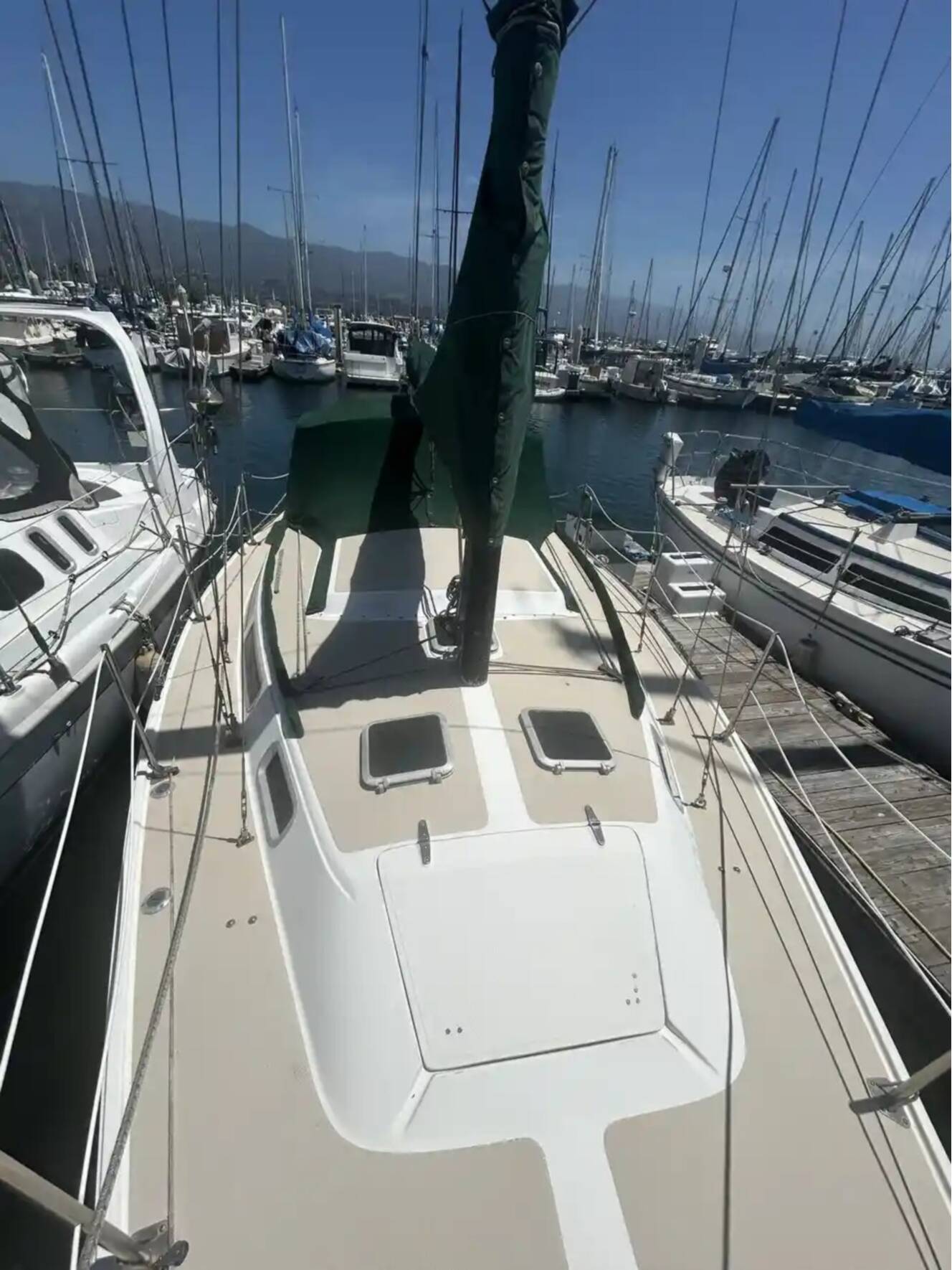 A photo of this 1985 Catalina 30