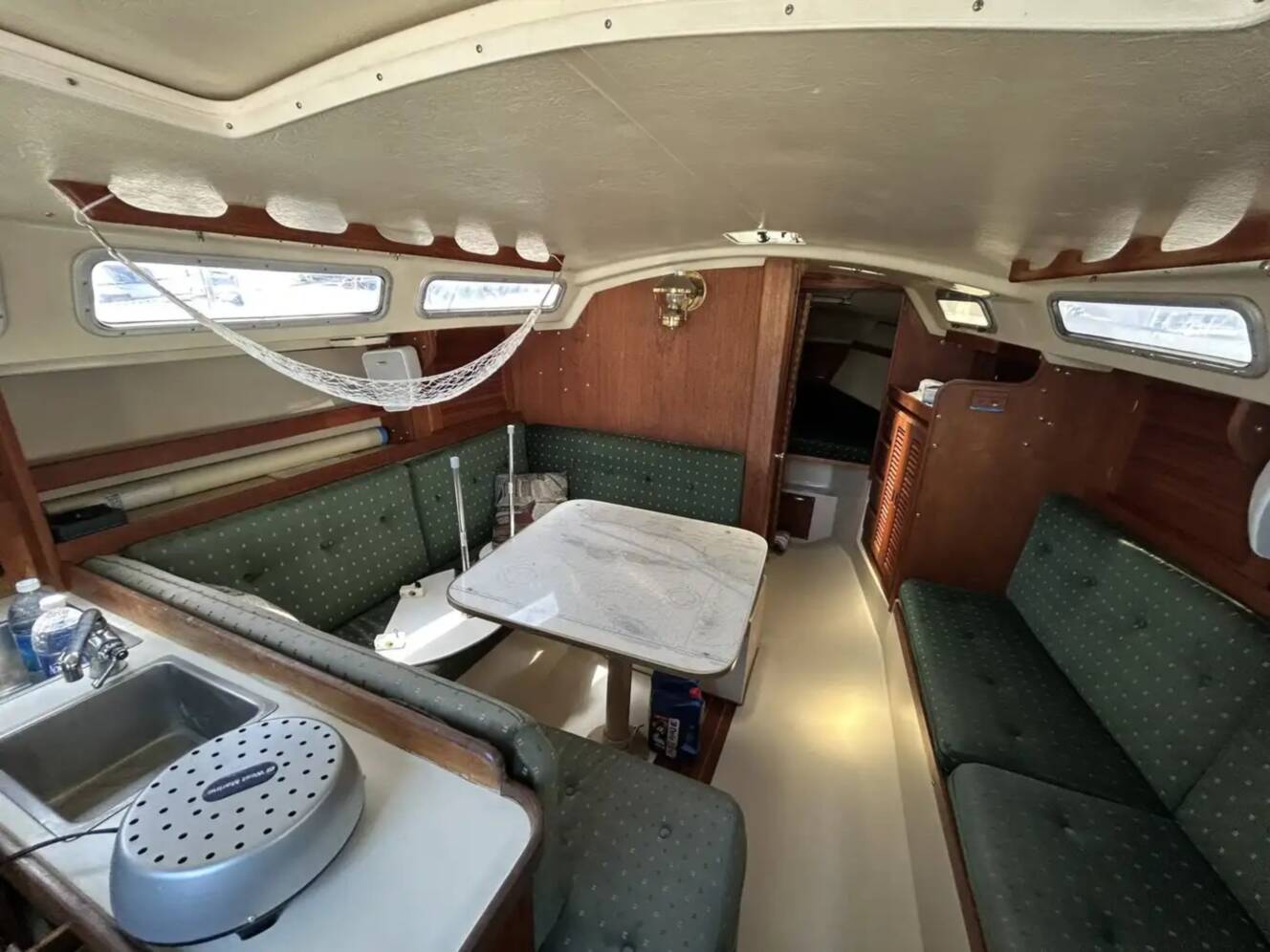 A photo of this 1985 Catalina 30