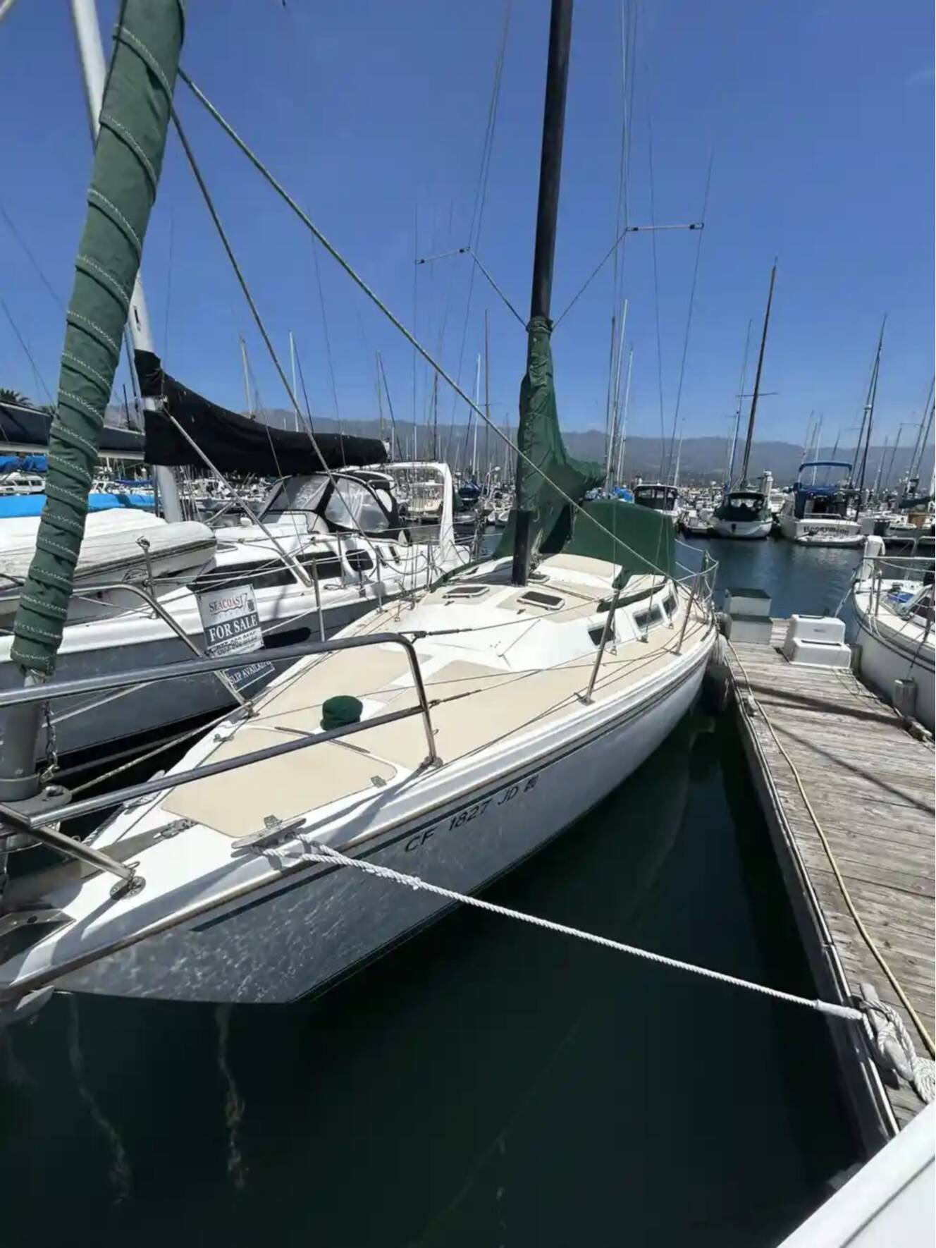 A photo of this 1985 Catalina 30