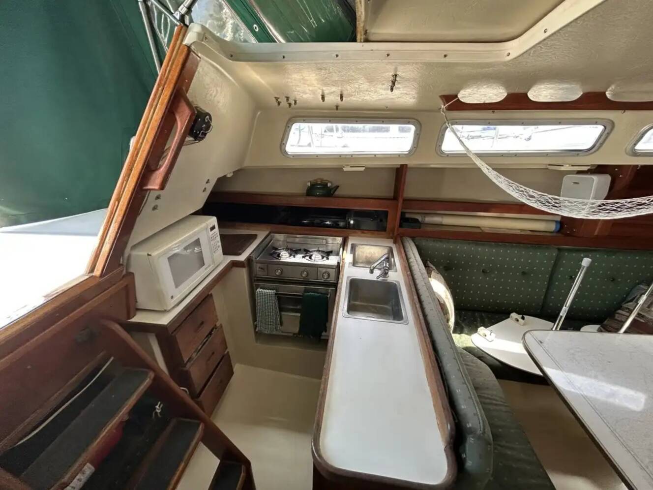 A photo of this 1985 Catalina 30