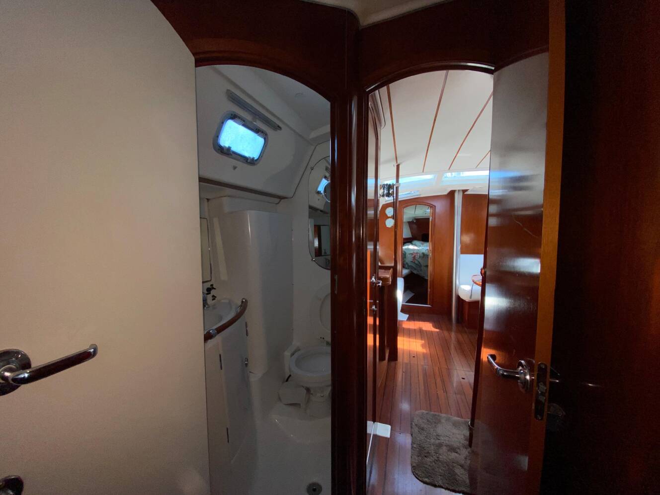 A photo of this 2003 Beneteau 423