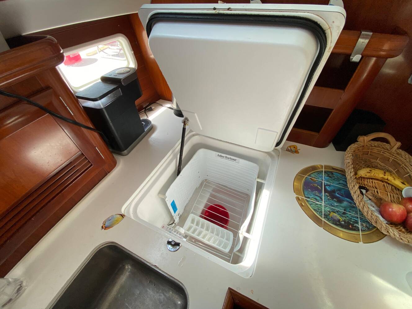 A photo of this 2003 Beneteau 423