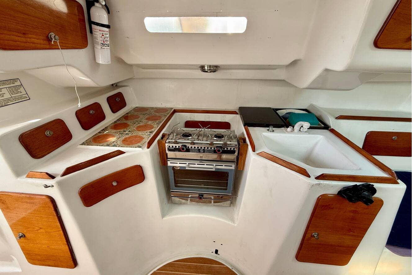 A photo of this 1985 Macgregor 65