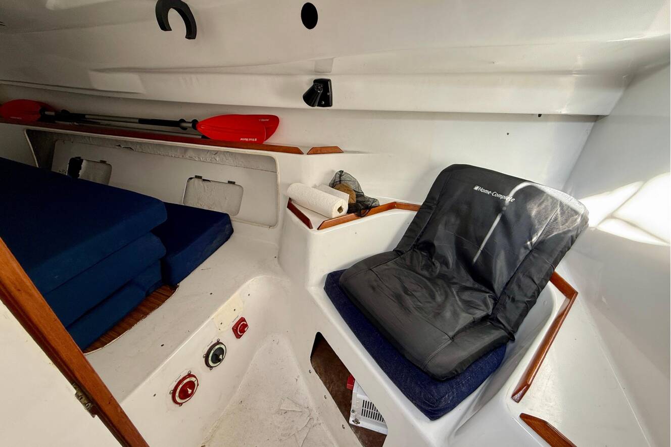 A photo of this 1985 Macgregor 65