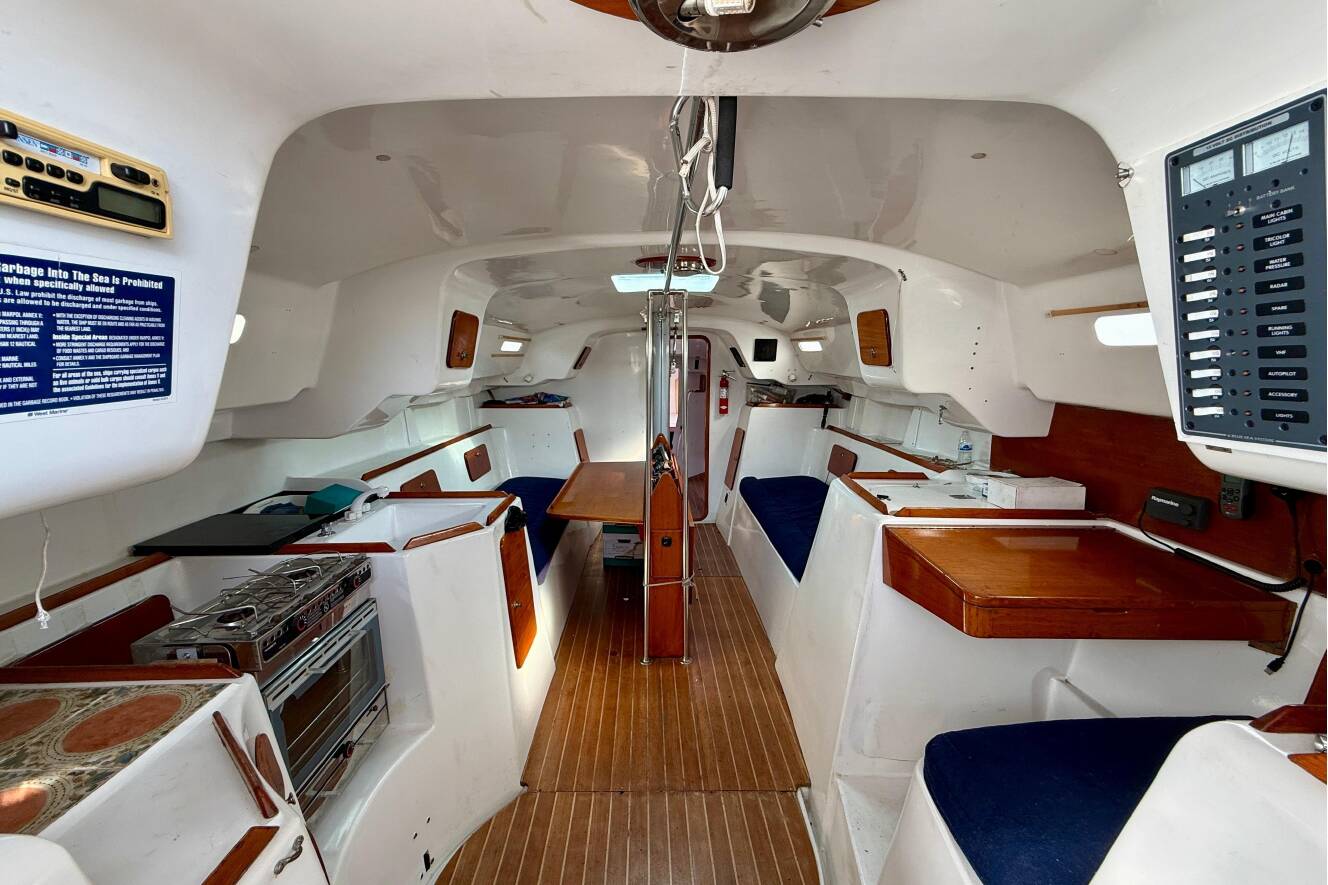 A photo of this 1985 Macgregor 65