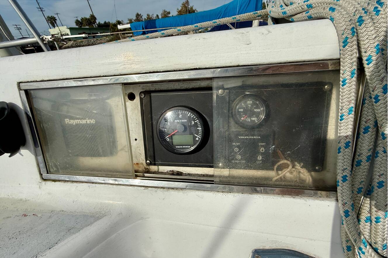 A photo of this 1985 Macgregor 65