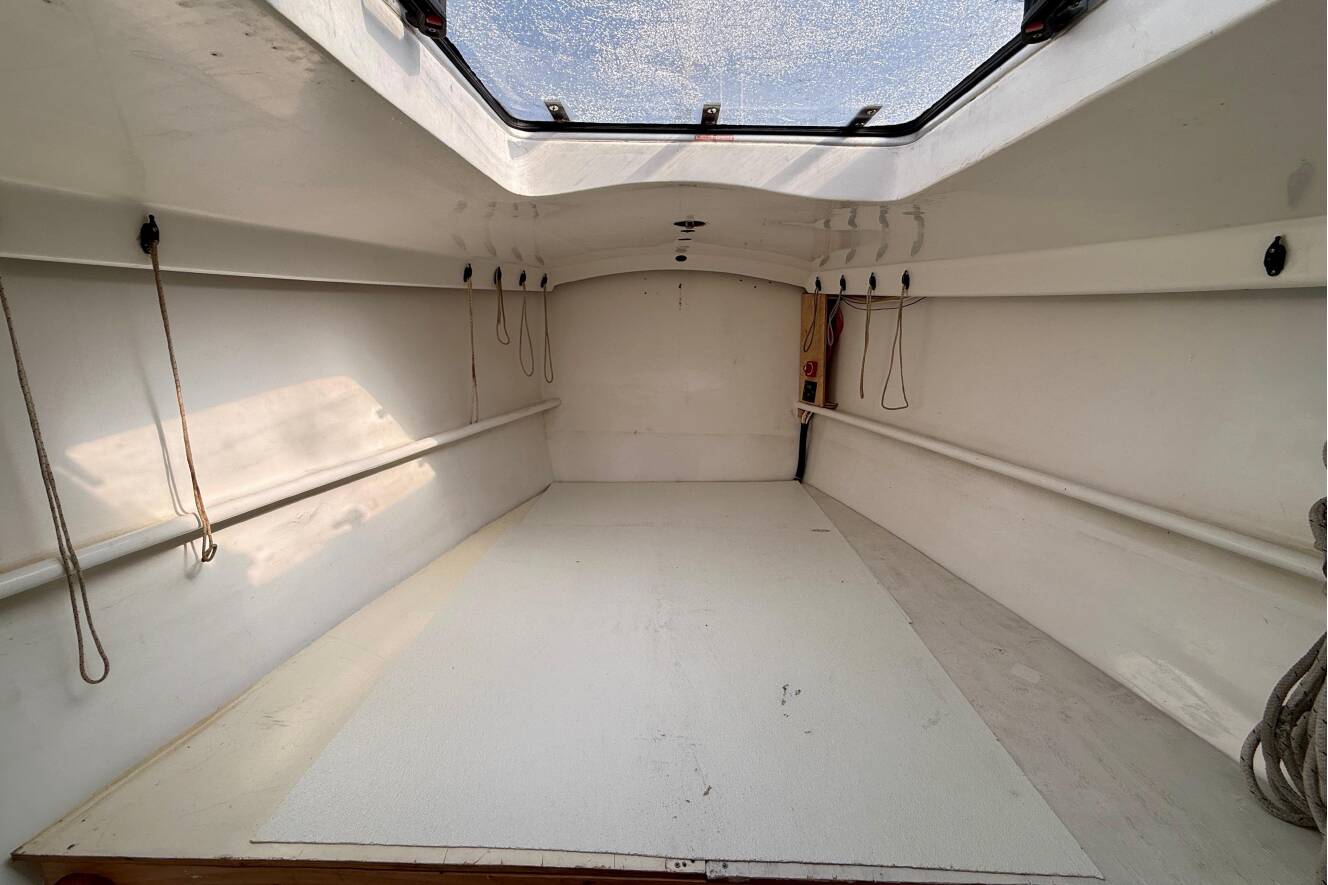 A photo of this 1985 Macgregor 65