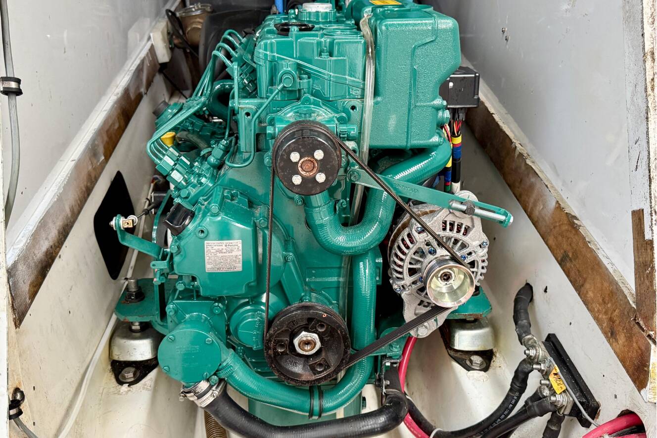A photo of this 1985 Macgregor 65