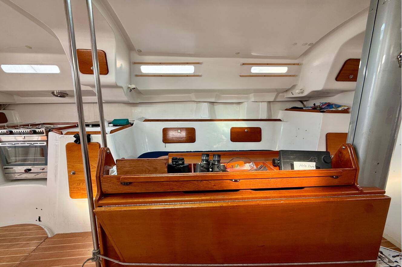 A photo of this 1985 Macgregor 65