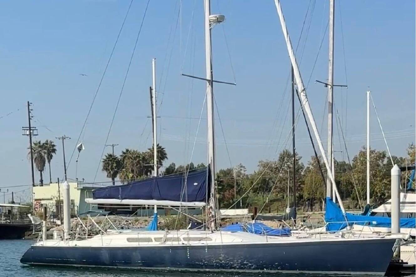 A photo of this 1985 Macgregor 65