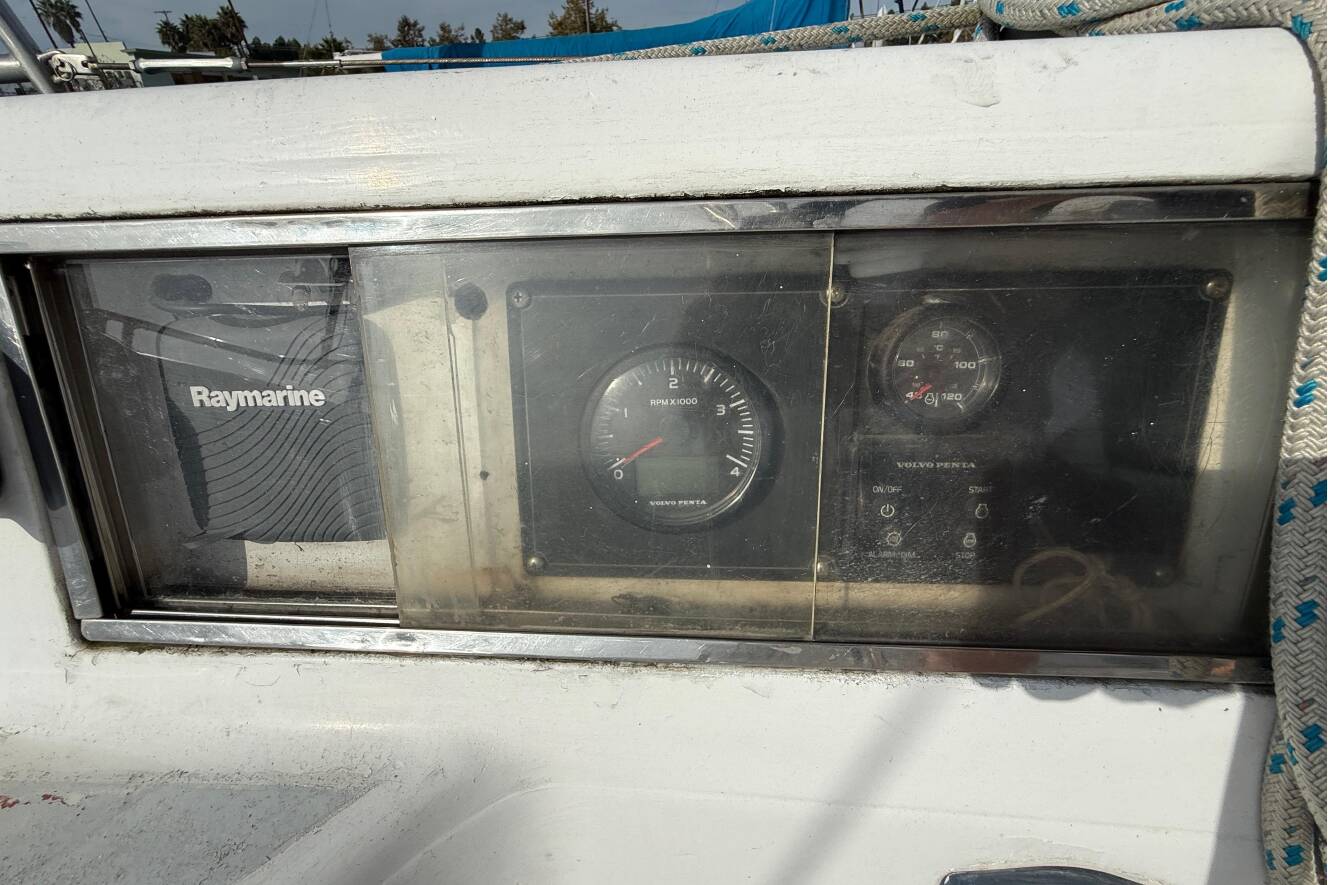 A photo of this 1985 Macgregor 65