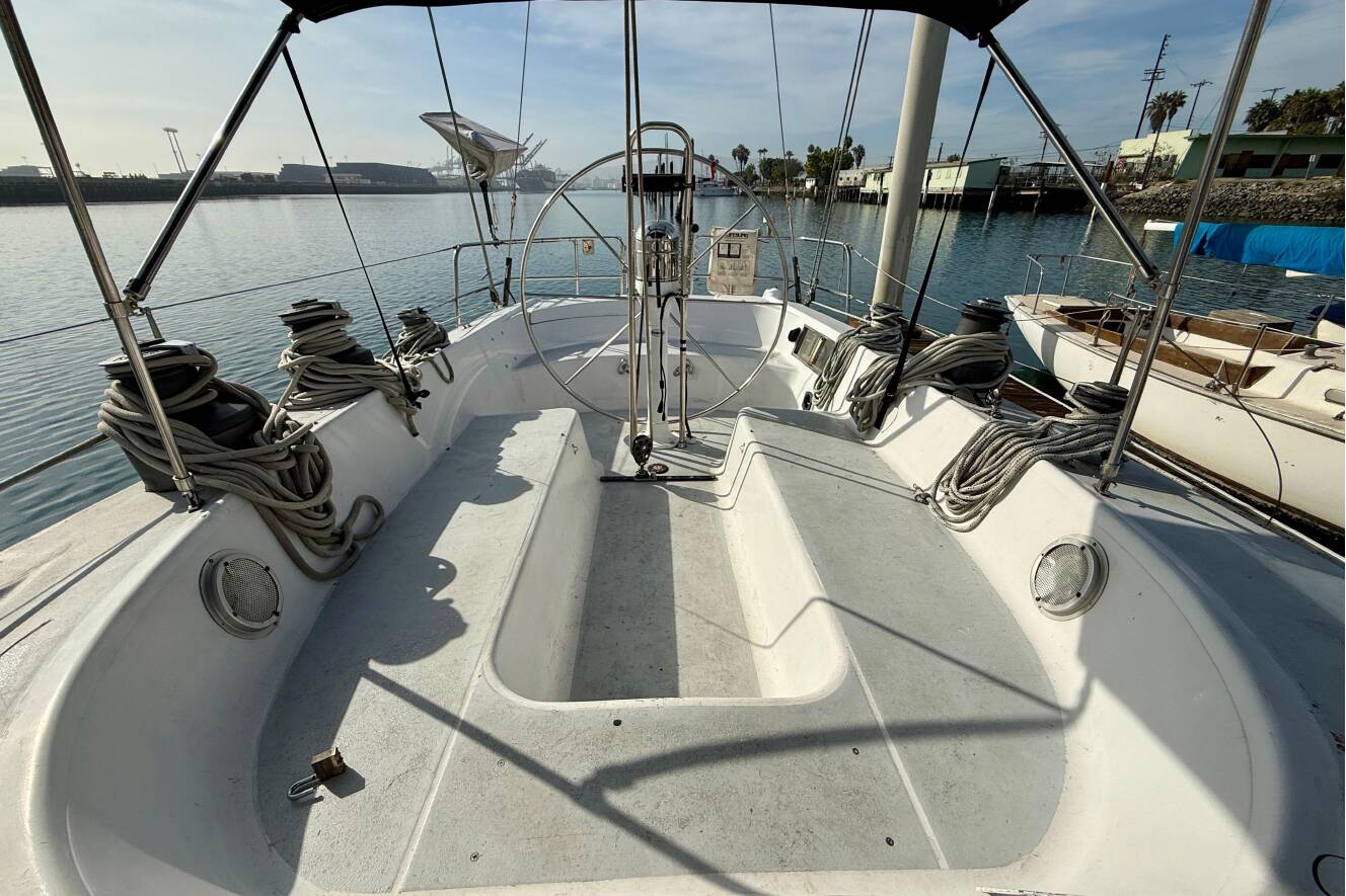 A photo of this 1985 Macgregor 65