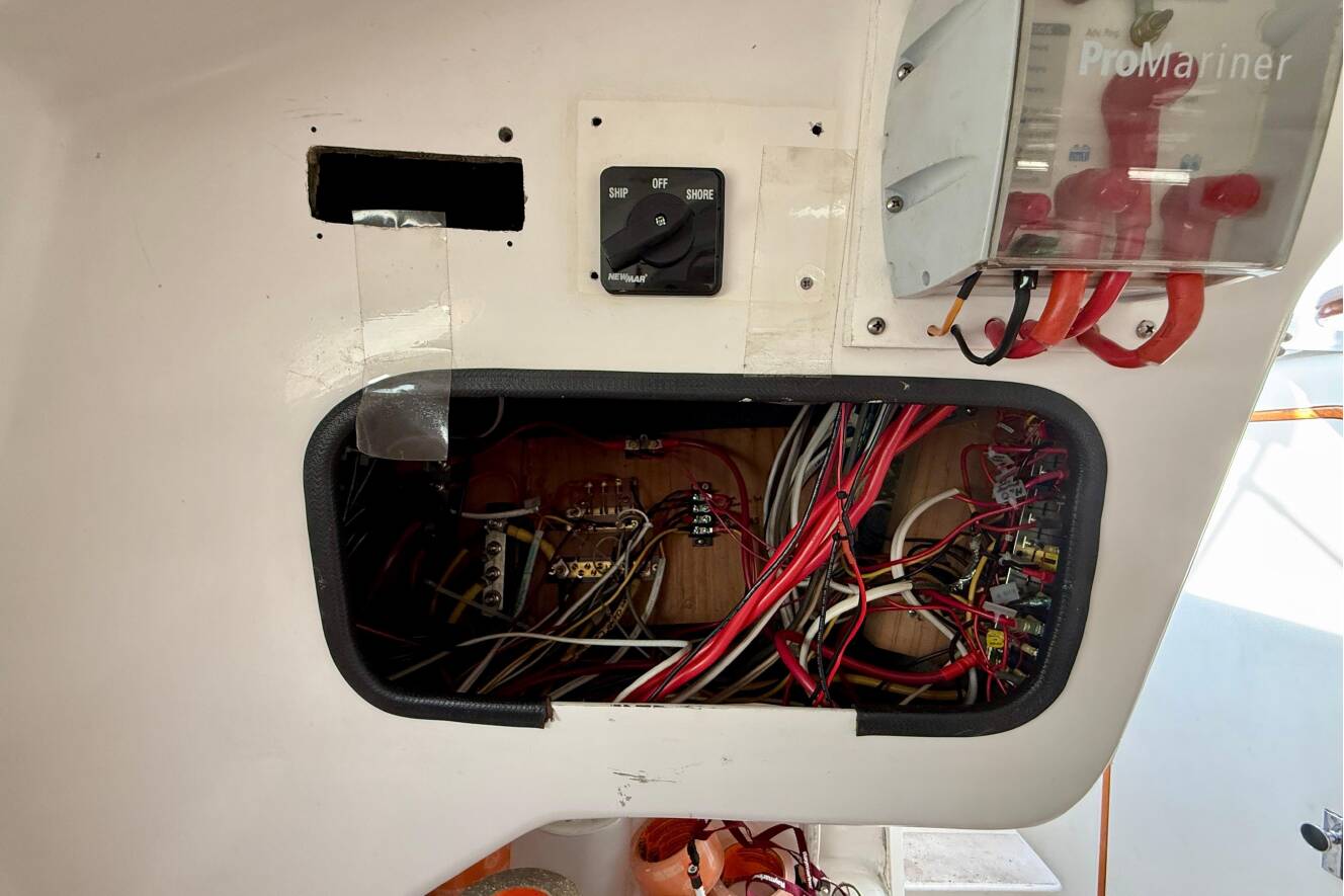 A photo of this 1985 Macgregor 65