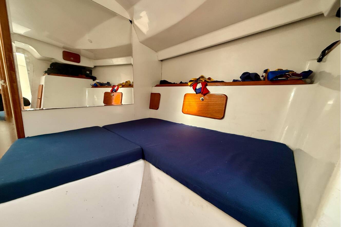 A photo of this 1985 Macgregor 65