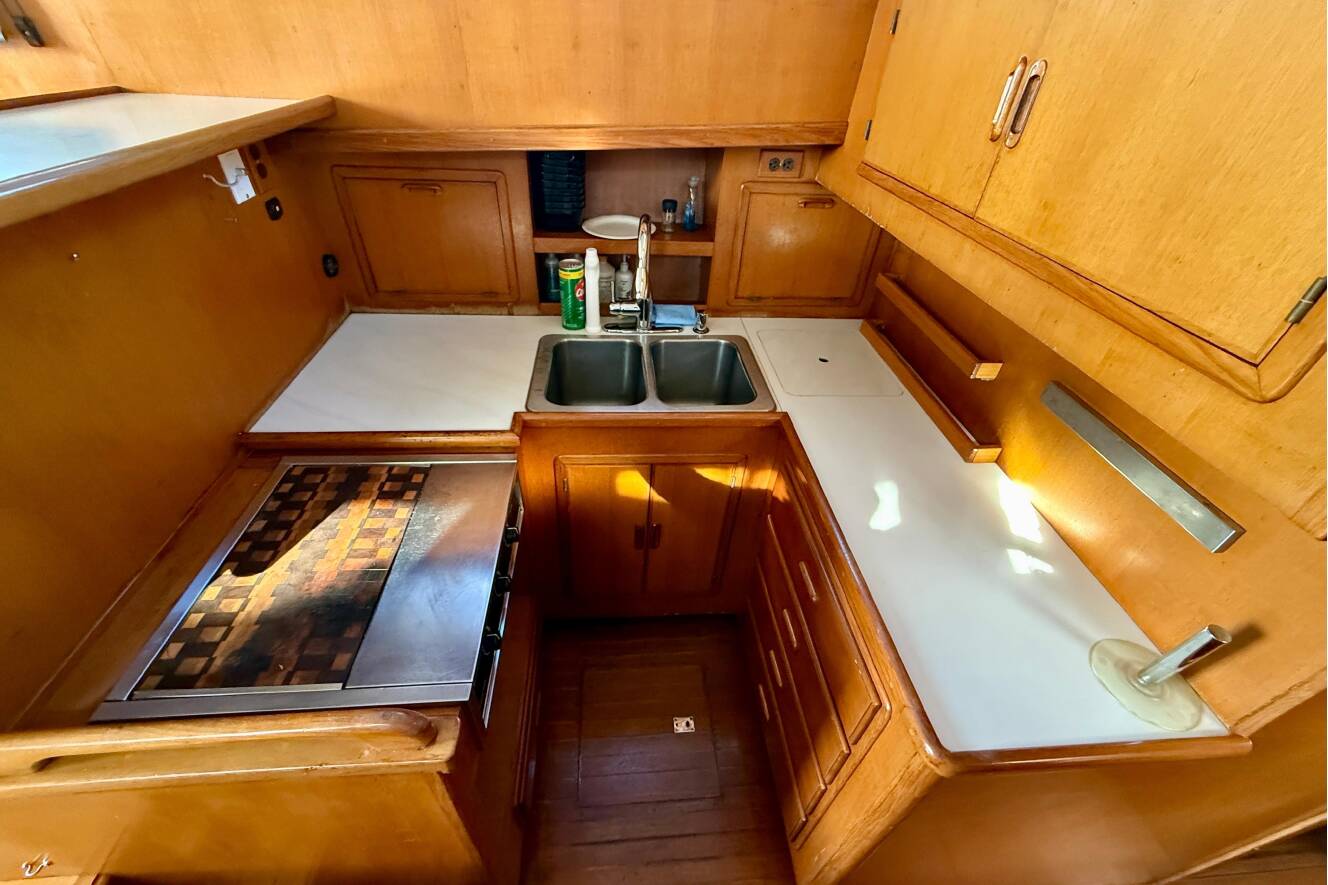 A photo of this 1990 Mikelson 42