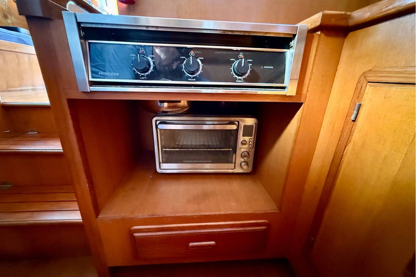 A photo of this 1990 Mikelson 42