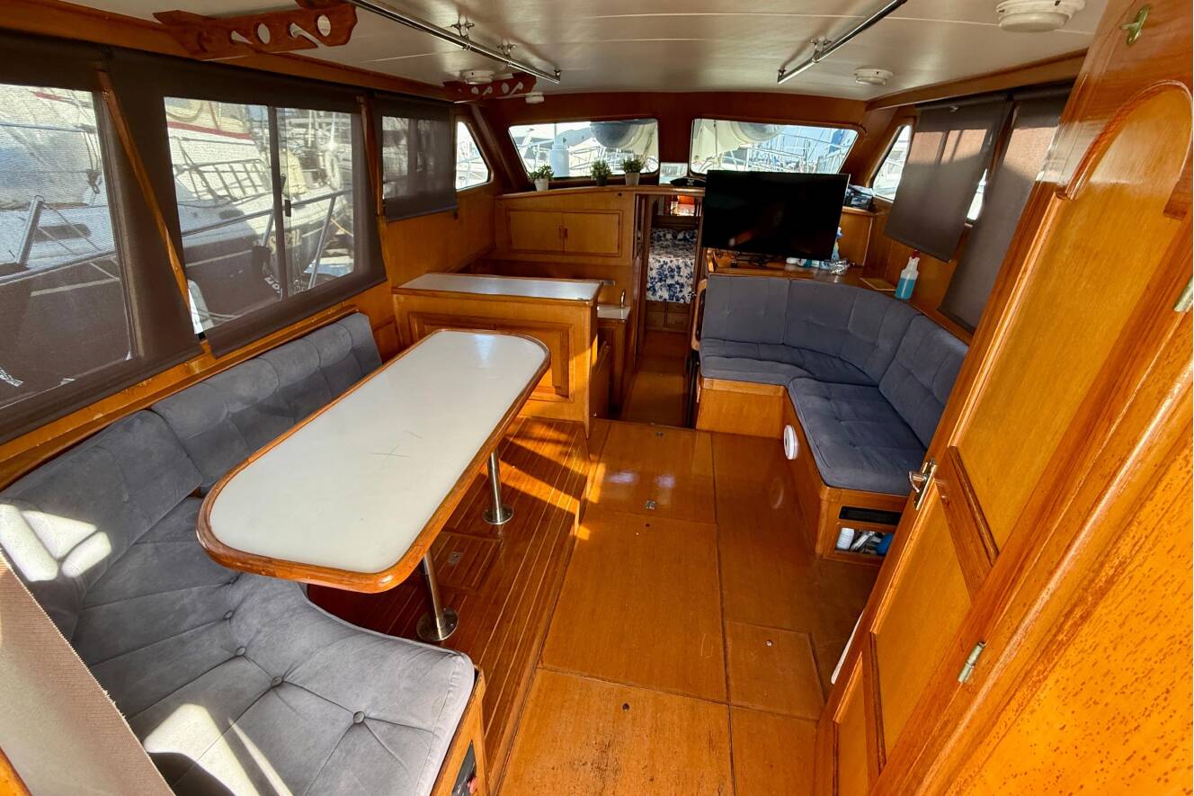 A photo of this 1990 Mikelson 42