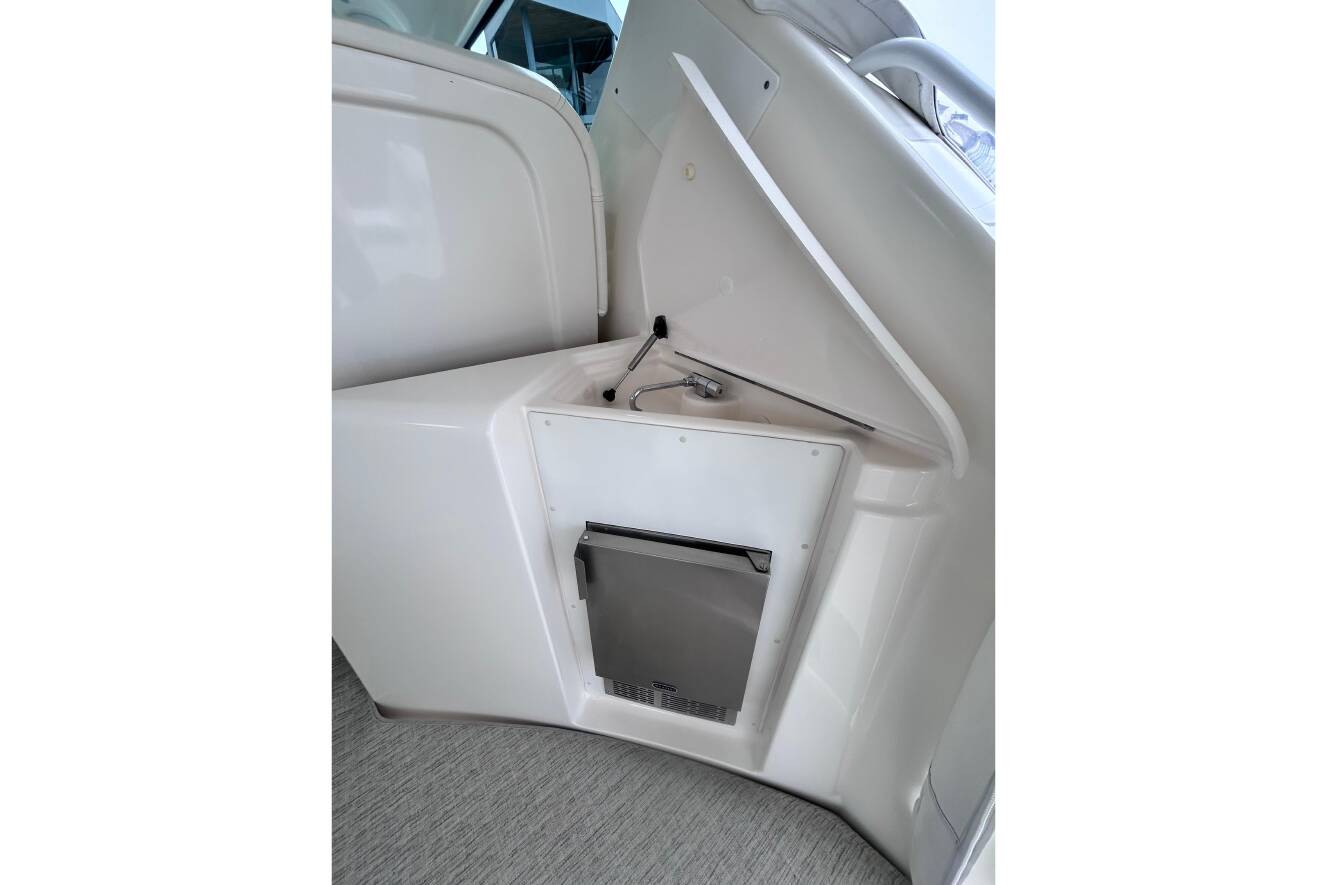 A photo of this 2006 Tiara Yachts 4300 Sovran