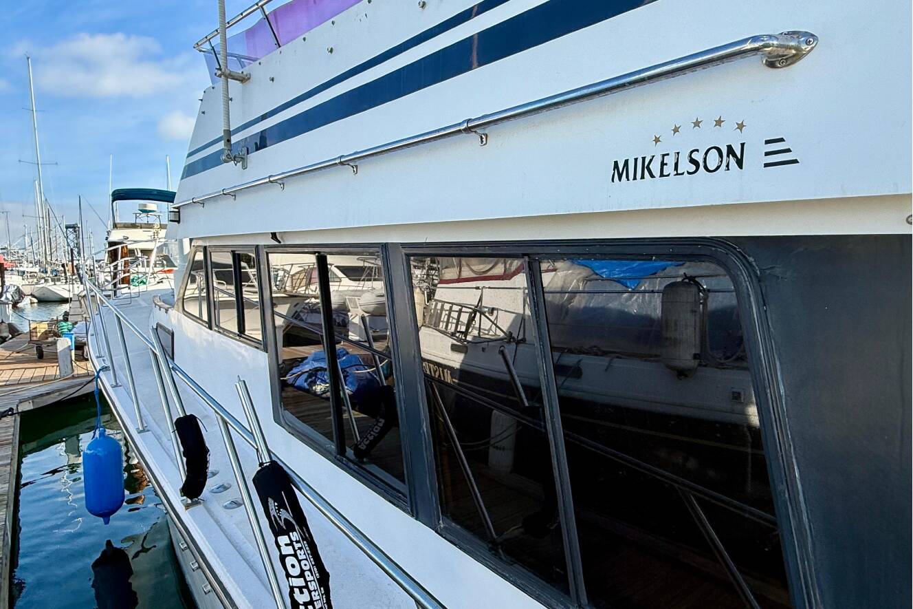 A photo of this 1990 Mikelson 42