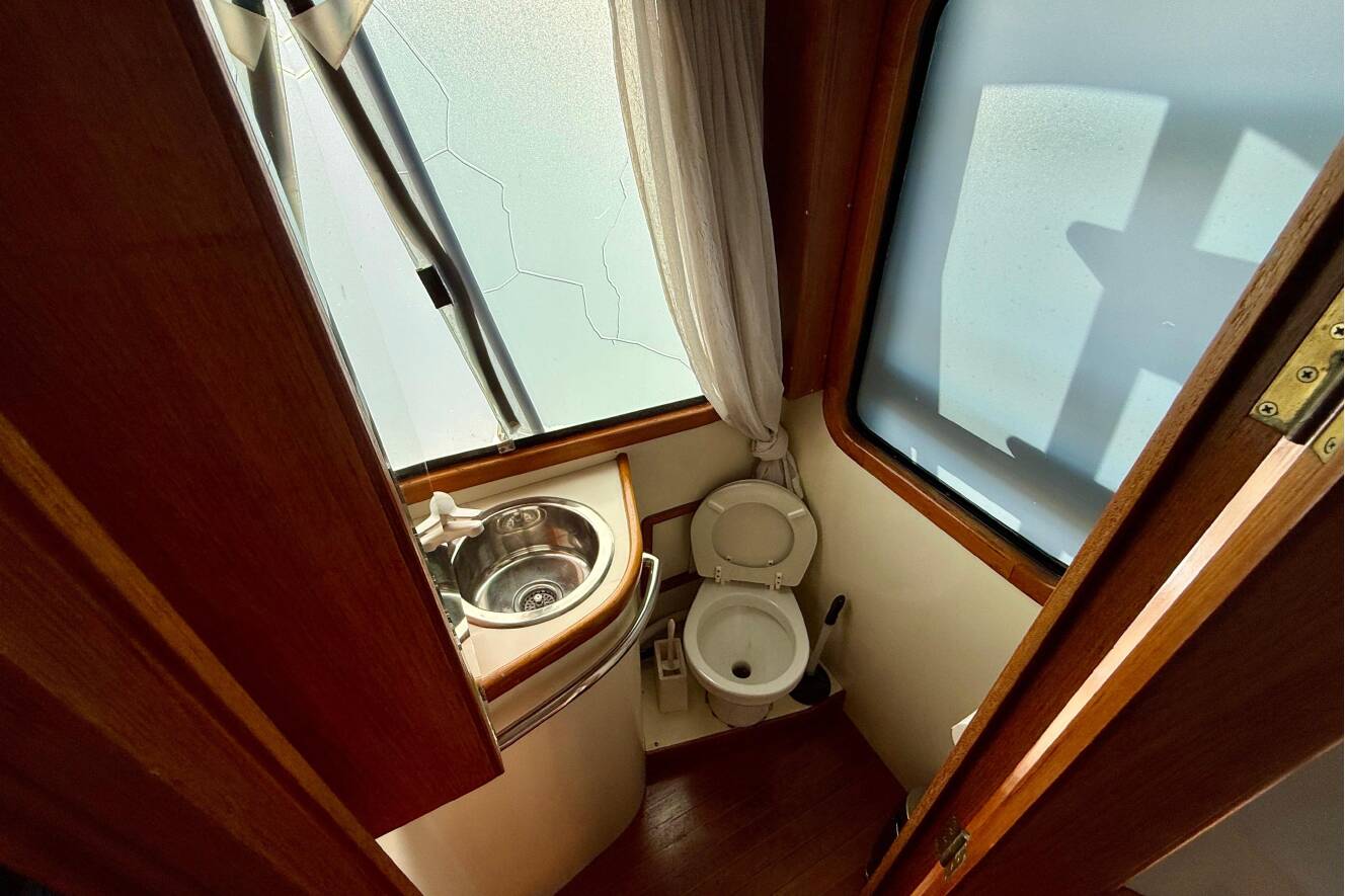 A photo of this 1990 Mikelson 42